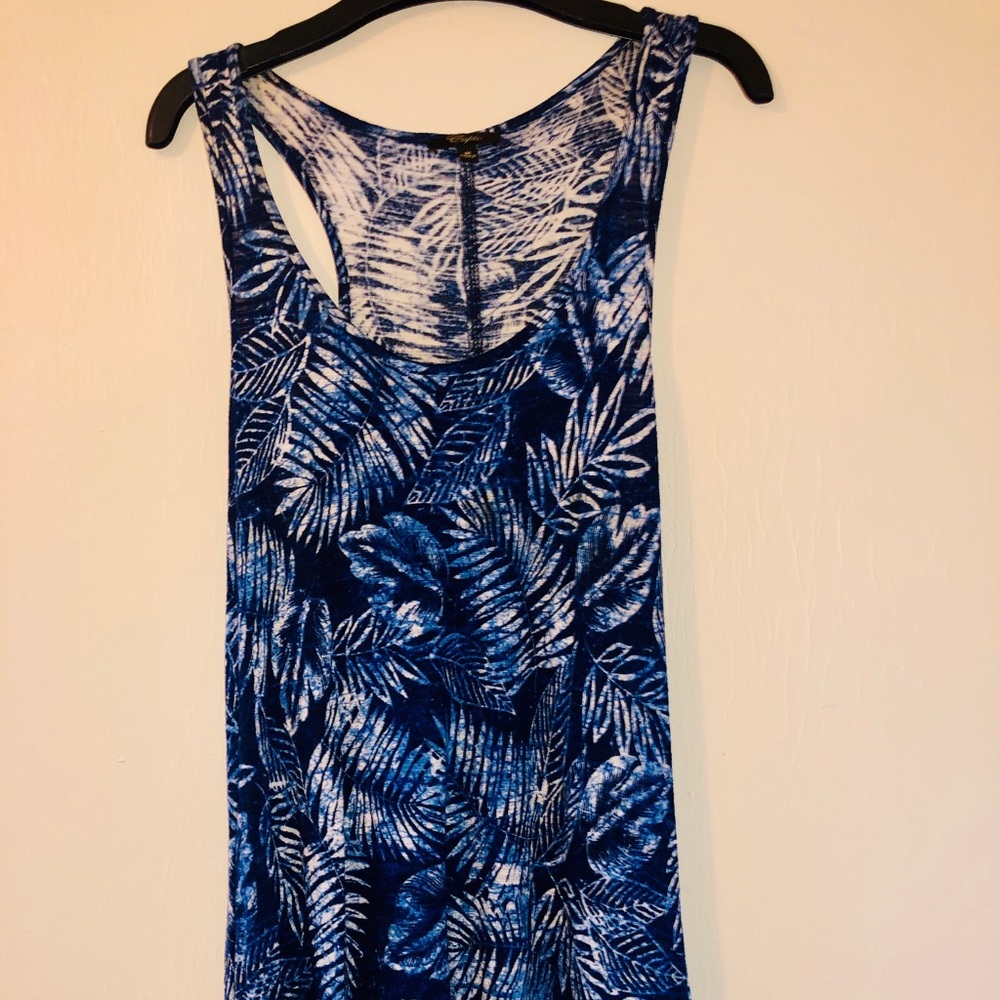 Sleeveless blue/white Tunic, M